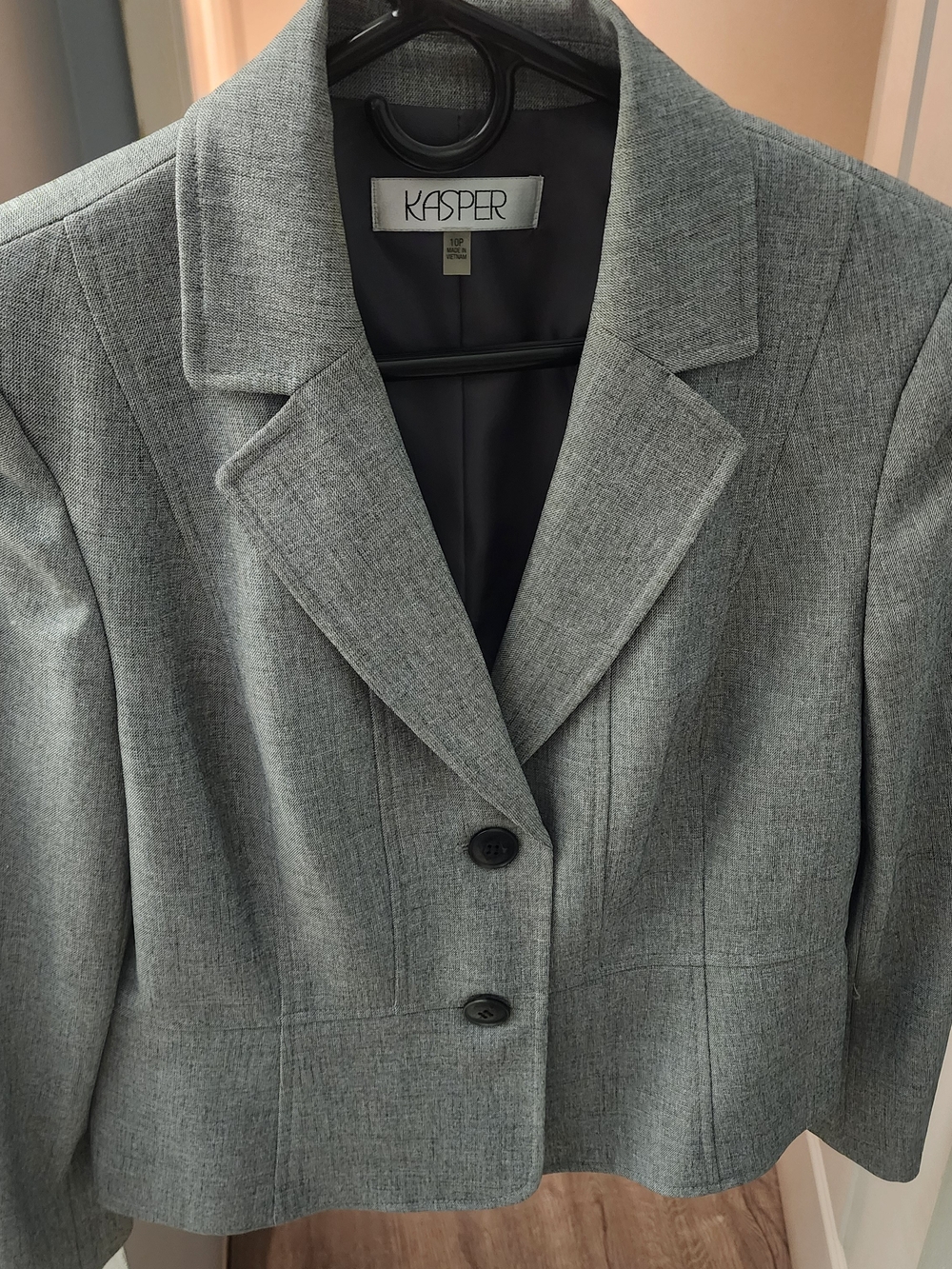 Kasper Light Gray Two-Button Tailored Blazer